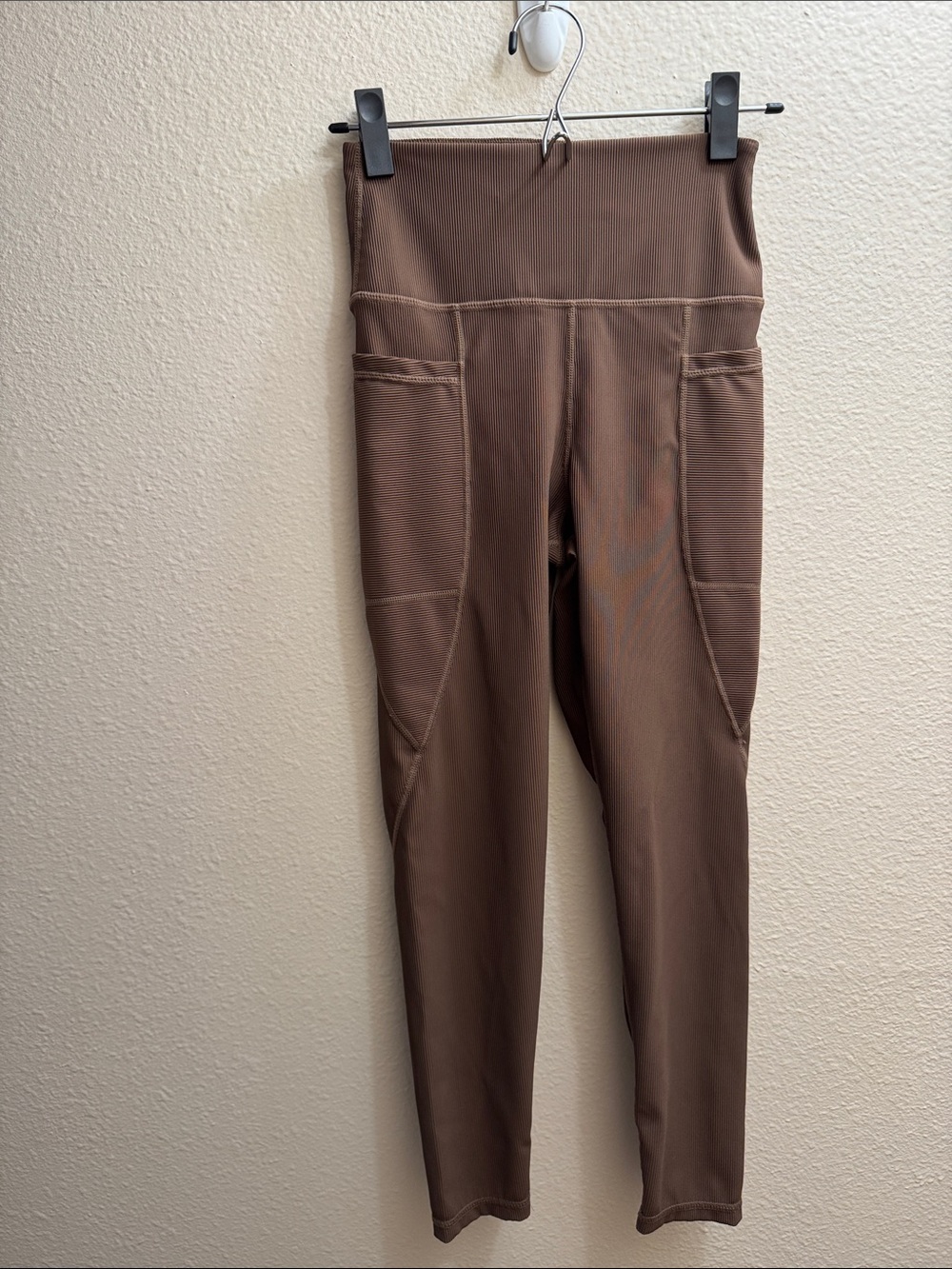 Glyder High-Rise Side-Pocket Leggings in Brown